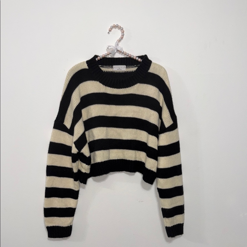 🥀Chic Striped Black and Cream Sweater